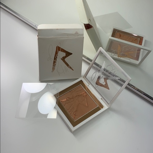 MAC Riri Love Rihanna Bronzing Powder - Picture 3 of 6